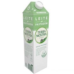 Leite de pastagem meio-gordo