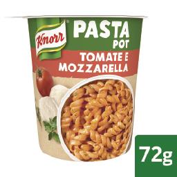 Massa com tomate e mozzarella