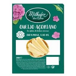 Queijo açoriano fatias de textura cremosa